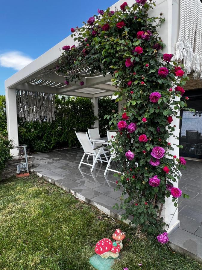 Eva Dikella Villa *
